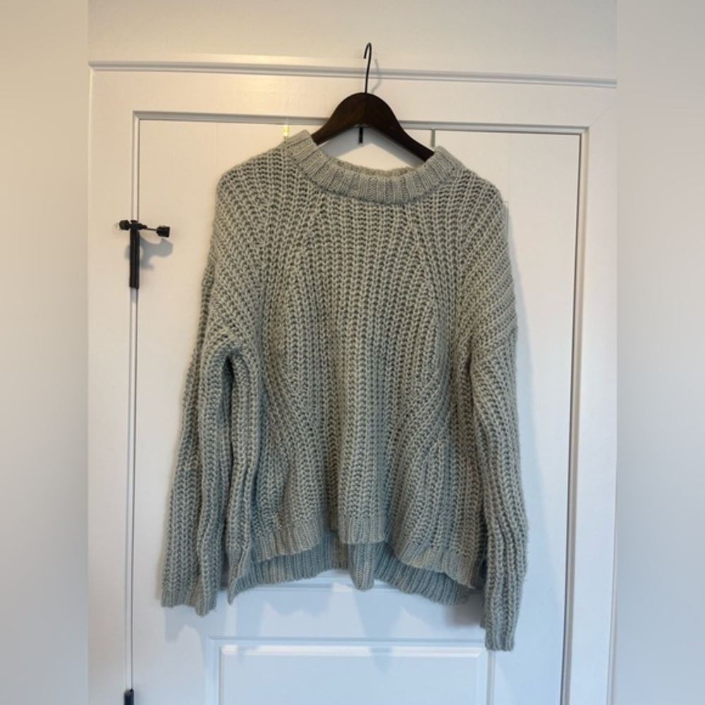 Universal Thread Gray Sweater, Size M